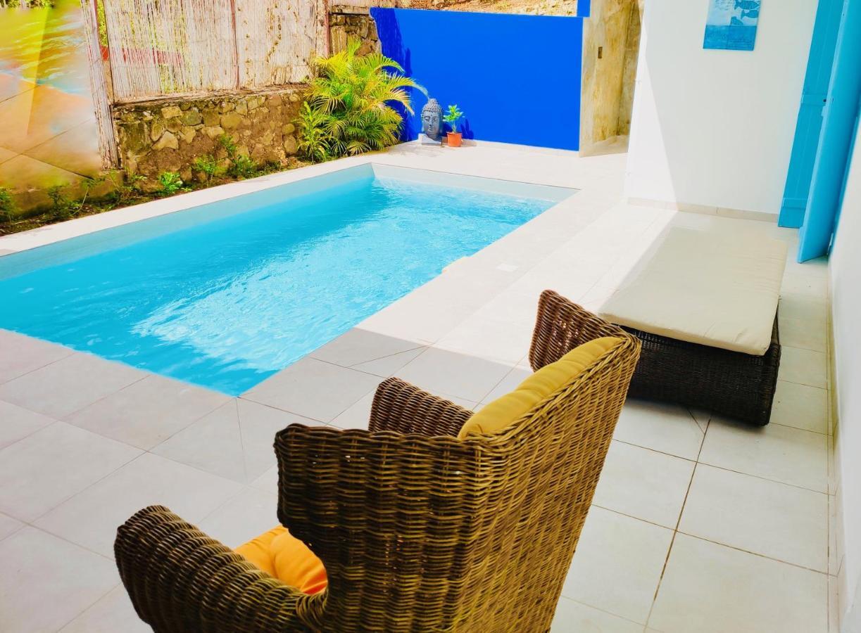 Location Maison Bleue Avec Piscine Privative Au Carbet Martinique Le Carbet Eksteriør billede