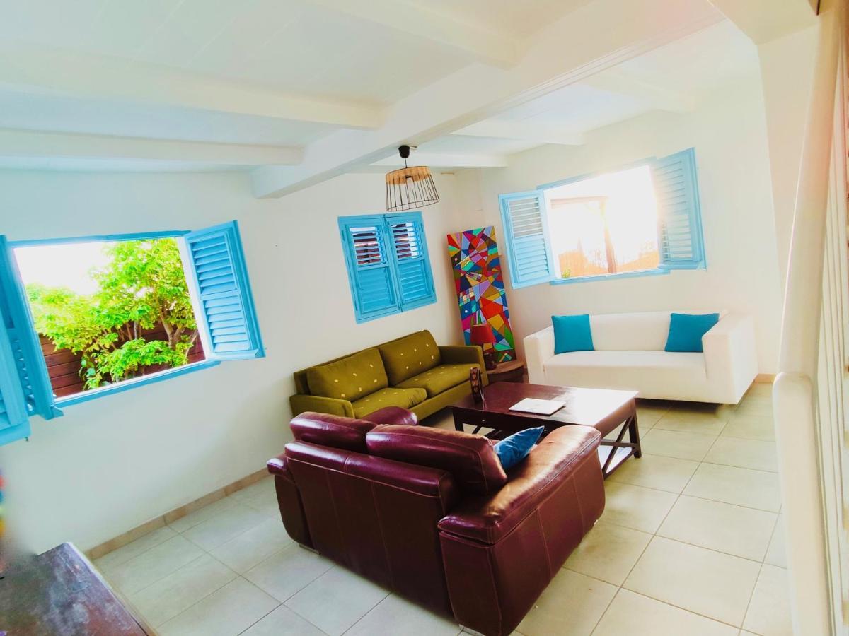 Location Maison Bleue Avec Piscine Privative Au Carbet Martinique Le Carbet Eksteriør billede