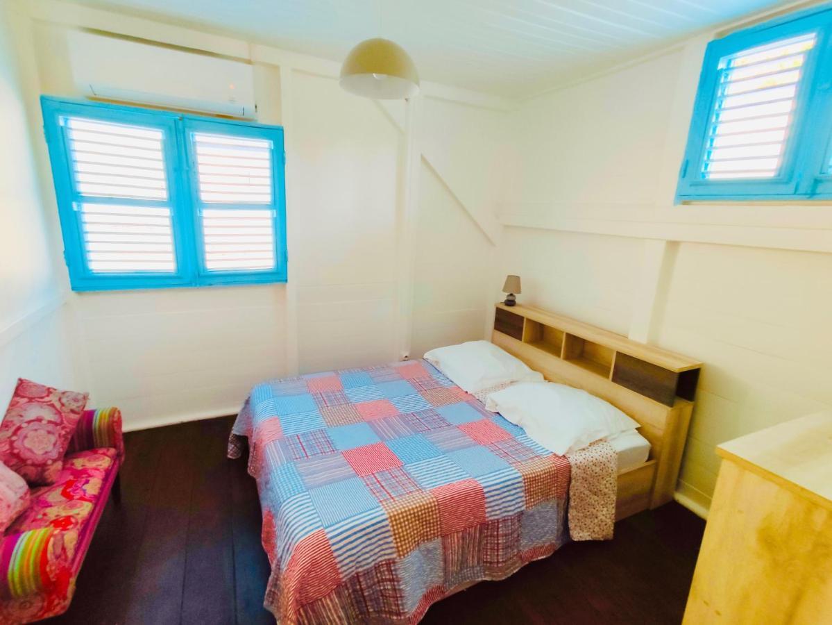 Location Maison Bleue Avec Piscine Privative Au Carbet Martinique Le Carbet Eksteriør billede