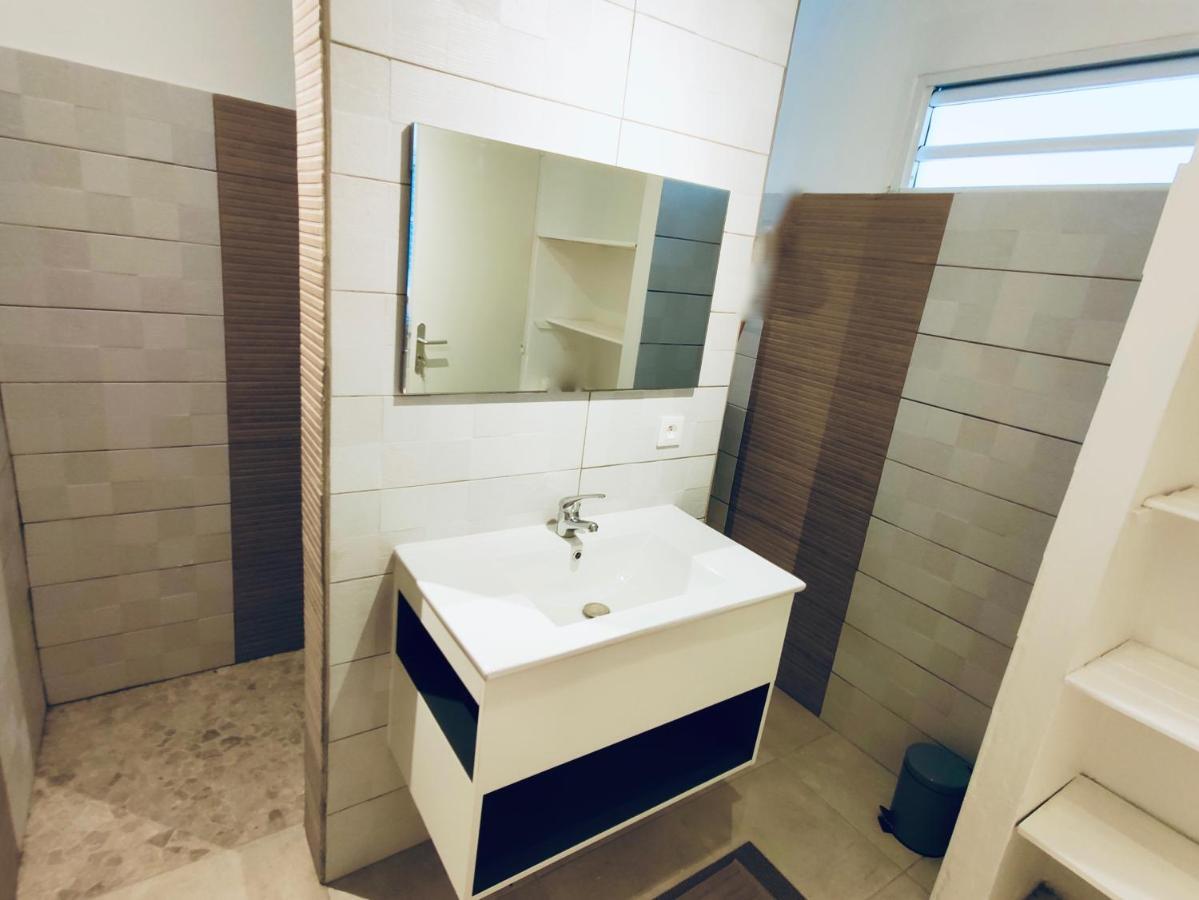 Location Maison Bleue Avec Piscine Privative Au Carbet Martinique Le Carbet Eksteriør billede
