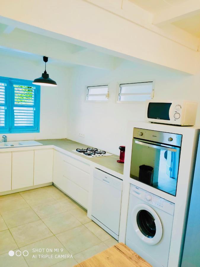 Location Maison Bleue Avec Piscine Privative Au Carbet Martinique Le Carbet Eksteriør billede